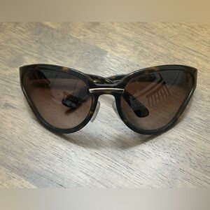 Prada Oversized Cat Eye Sunglasses Brown Tortoise Gold Bridge Gradient